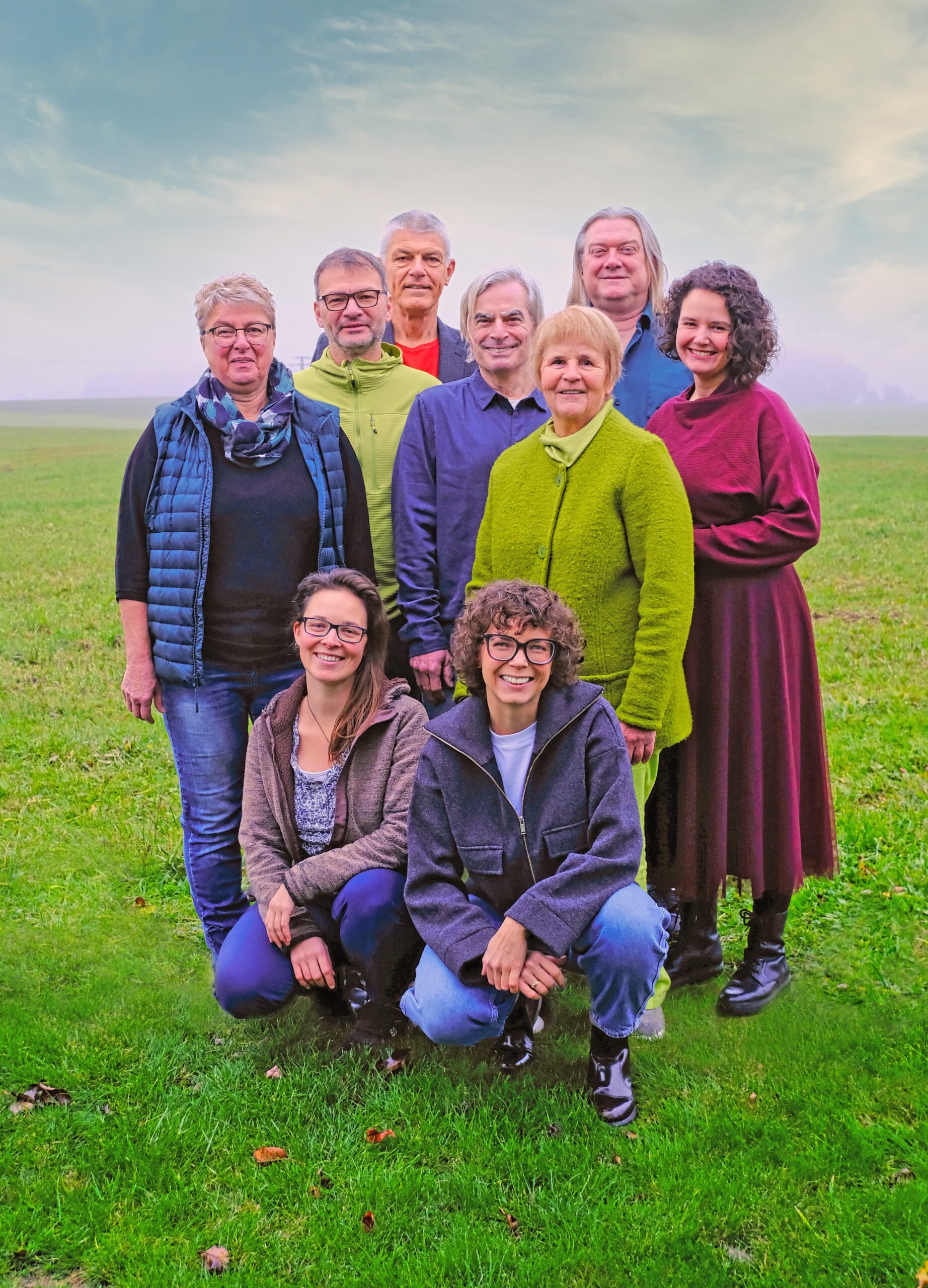 9 der Kandidierenden stehen auf einer grünen Wiese und lächeln in die Kamera. von links 4. Reihe: Willi Neumeyer, Thomas Wanner von links 3. Reihe: Bernd Michl, Wolfgang Seitz, Hanna Fink von links 2. Reihe: Doris Erdinger, Margarete Becker von links 1. Reihe: Patricia Danel, Nadine Reers-Kleinhenz